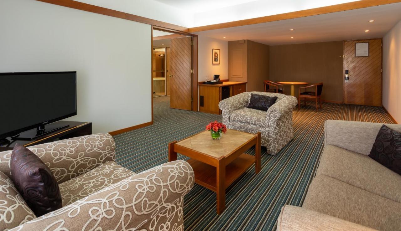 Sonesta Hotel El Olivar Lima Dış mekan fotoğraf A suite at the hotel