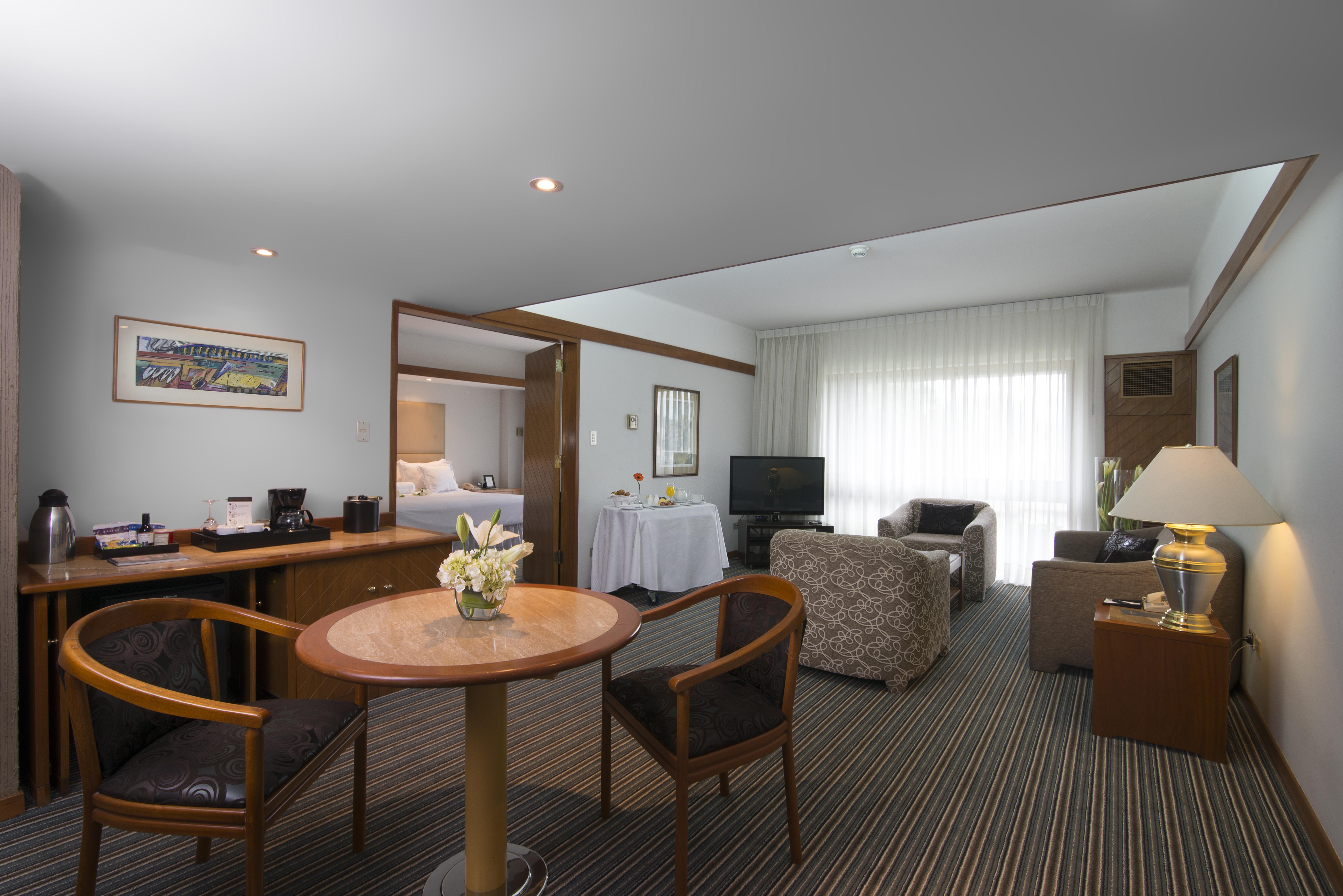 Sonesta Hotel El Olivar Lima Dış mekan fotoğraf A suite at the hotel