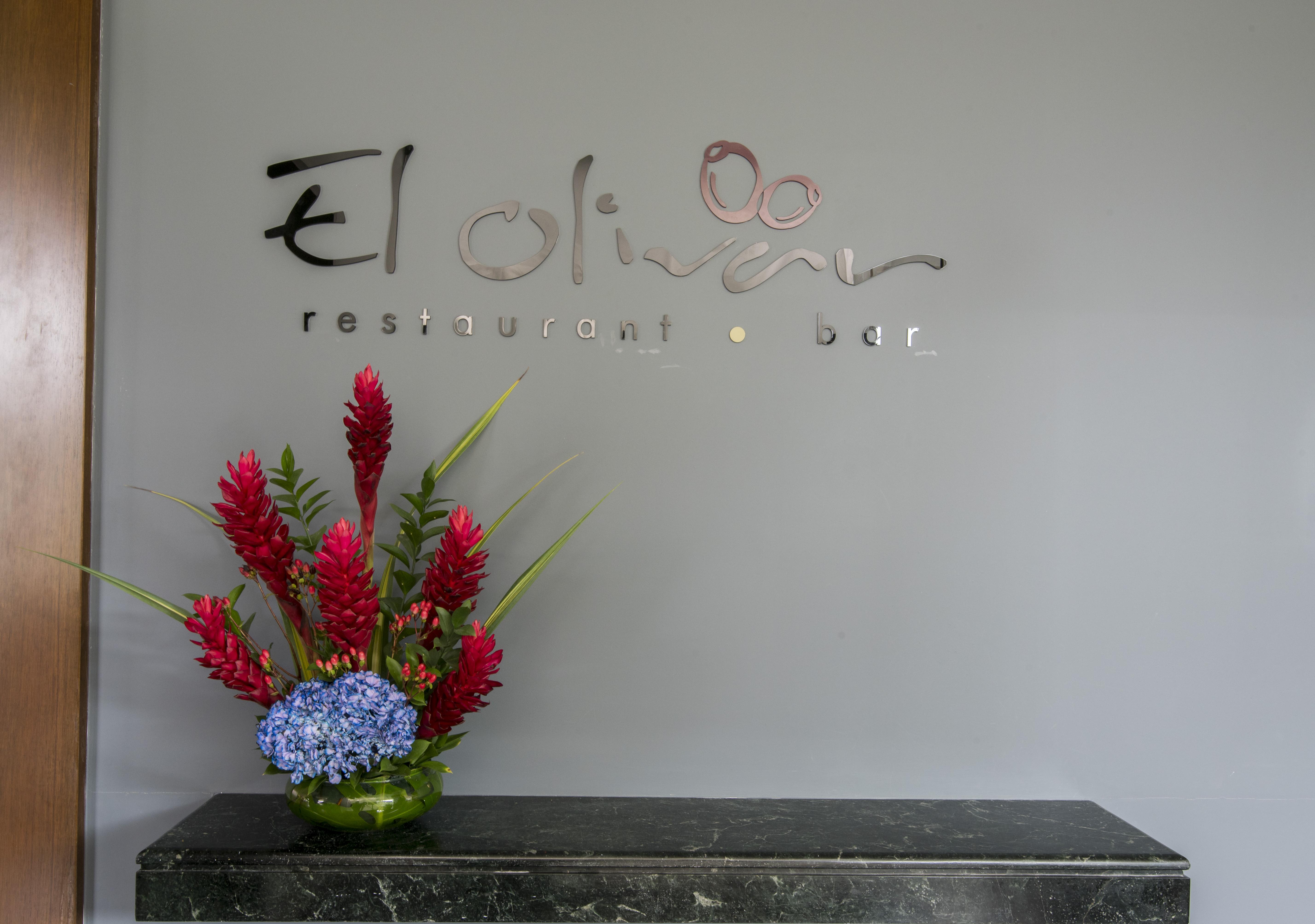 Sonesta Hotel El Olivar Lima Dış mekan fotoğraf Restaurant entrance